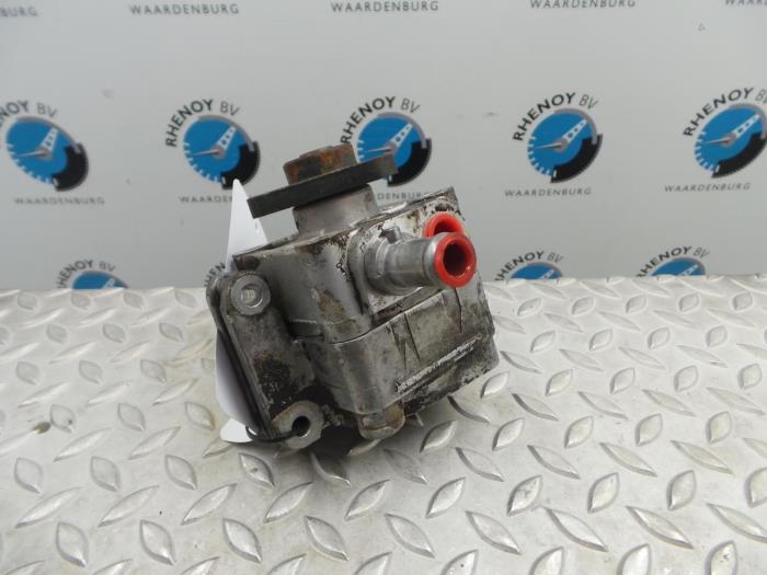 Gebruikte Servopomp BMW 3-Serie Prijs € 48,40 Inclusief btw aangeboden door Rhenoy Onderdelen b.v.