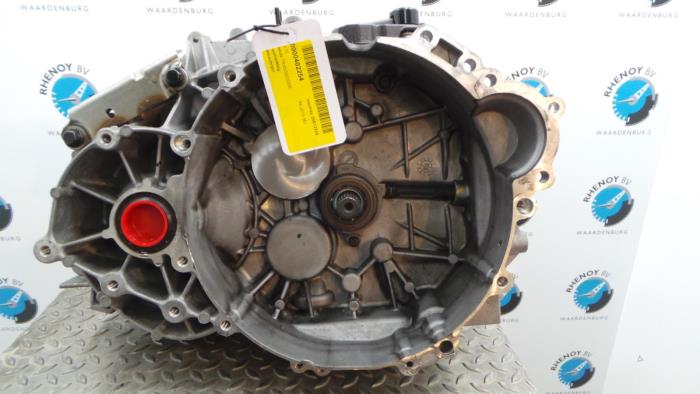 Gebruikte Versnellingsbak Volvo V70 Prijs € 907,50 Inclusief btw aangeboden door Rhenoy Onderdelen b.v.