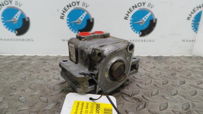 Gebruikte Servopomp BMW 3-Serie Prijs € 48,40 Inclusief btw aangeboden door Rhenoy Onderdelen b.v.