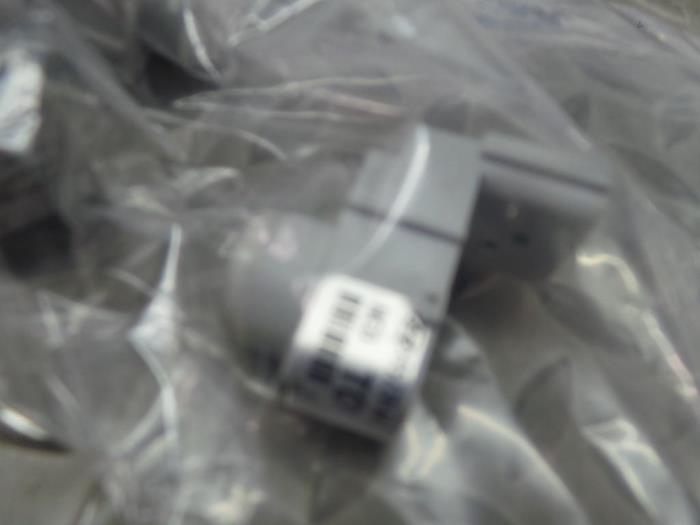Gebruikte Diversen Hyundai I30 Prijs € 36,30 Inclusief btw aangeboden door Rhenoy Onderdelen b.v.