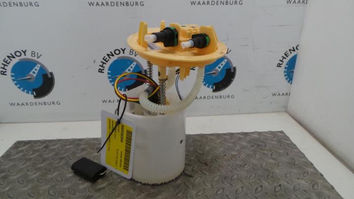 Gebruikte Tank element Pomp Mercedes B-Klasse Prijs € 90,75 Inclusief btw aangeboden door Rhenoy Onderdelen b.v.