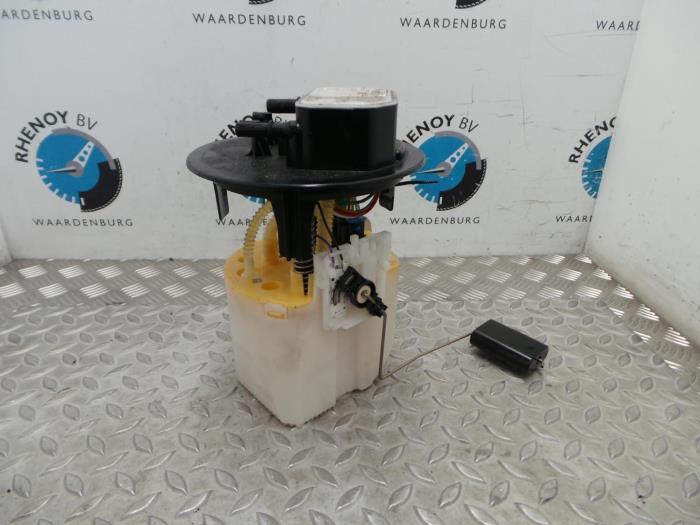 Gebruikte Tank element Pomp Peugeot 308 Prijs € 90,75 Inclusief btw aangeboden door Rhenoy Onderdelen b.v.