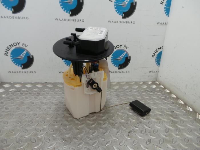 Gebruikte Tank element Pomp Peugeot 3008 Prijs € 90,75 Inclusief btw aangeboden door Rhenoy Onderdelen b.v.