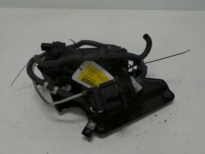 Gebruikte Compressor Mercedes C-Klasse Prijs € 242,00 Inclusief btw aangeboden door Rhenoy Onderdelen b.v.