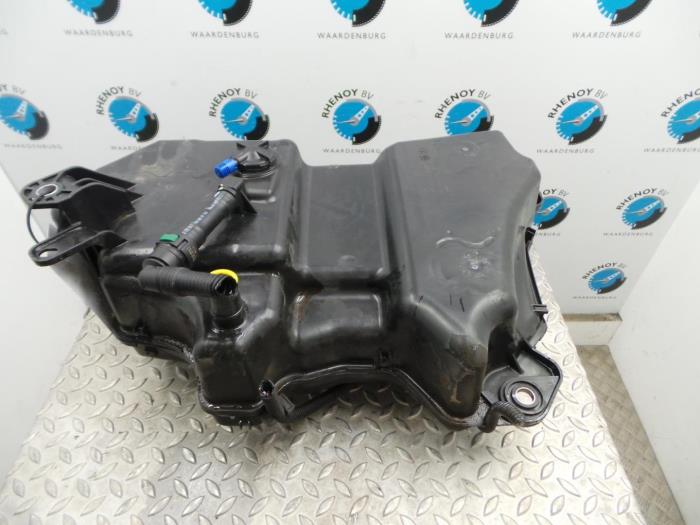 Gebruikte Adblue pomp Volkswagen Touran Prijs € 484,00 Inclusief btw aangeboden door Rhenoy Onderdelen b.v.