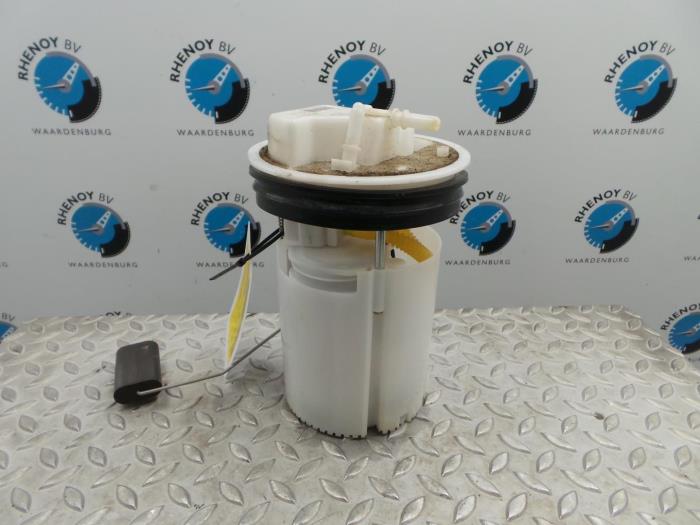 Gebruikte Tank element Pomp Ford Fiesta Prijs € 60,50 Inclusief btw aangeboden door Rhenoy Onderdelen b.v.