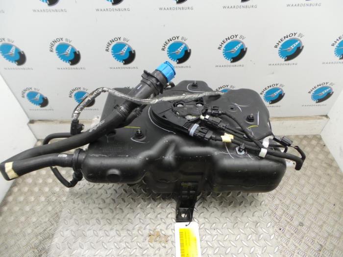 Gebruikte Adblue pomp Nissan Cab Star Prijs € 272,25 Inclusief btw aangeboden door Rhenoy Onderdelen b.v.