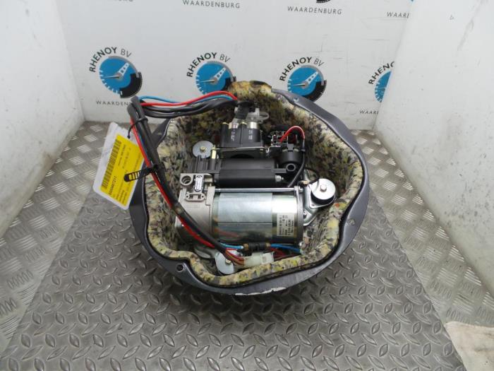 Gebruikte Compressor BMW X5 Prijs € 242,00 Inclusief btw aangeboden door Rhenoy Onderdelen b.v.
