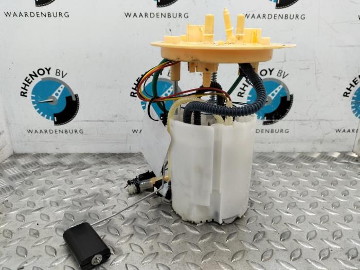 Gebruikte Tank element Pomp Ford Kuga Prijs € 96,80 Inclusief btw aangeboden door Rhenoy Onderdelen b.v.