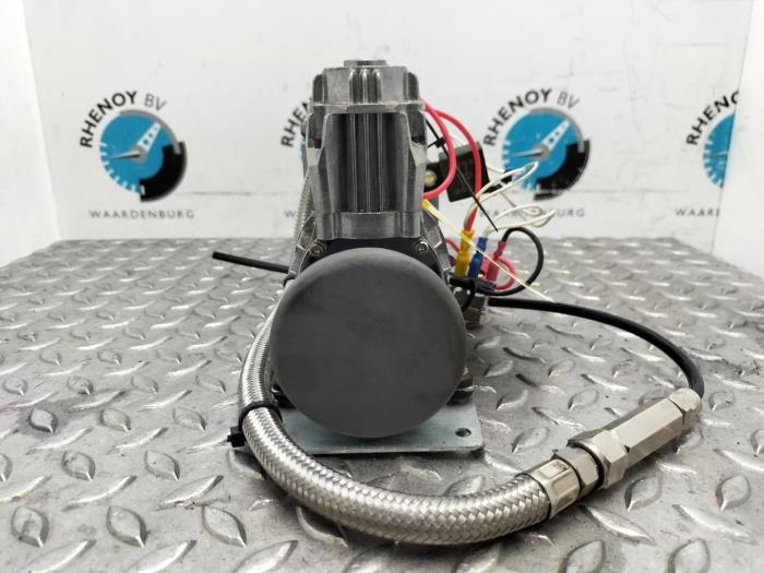 Gebruikte Compressor Renault Master Prijs € 302,50 Inclusief btw aangeboden door Rhenoy Onderdelen b.v.