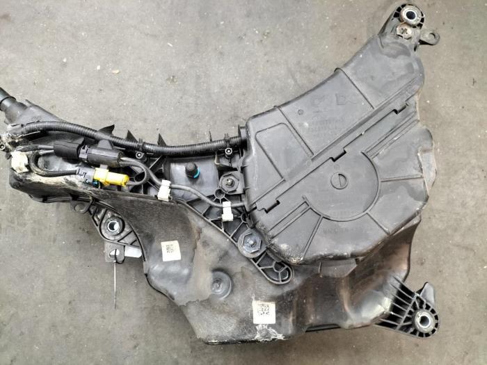 Gebruikte Adblue pomp Mercedes Citan Prijs € 484,00 Inclusief btw aangeboden door Rhenoy Onderdelen b.v.