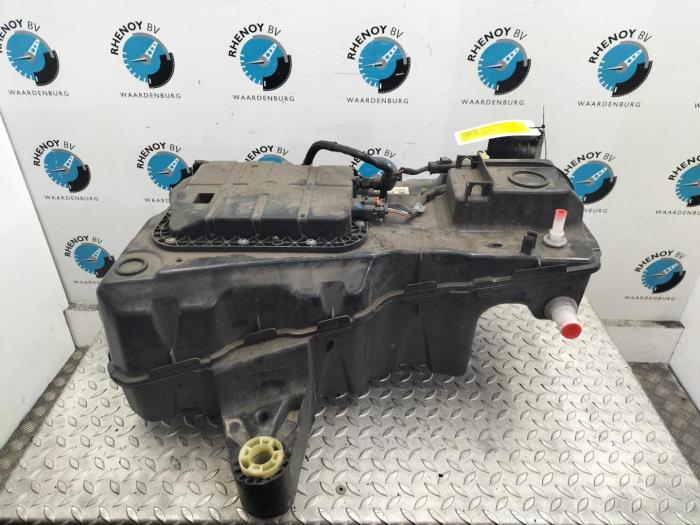 Gebruikte Pomp adblue Opel Combo Prijs € 302,50 Inclusief btw aangeboden door Rhenoy Onderdelen b.v.