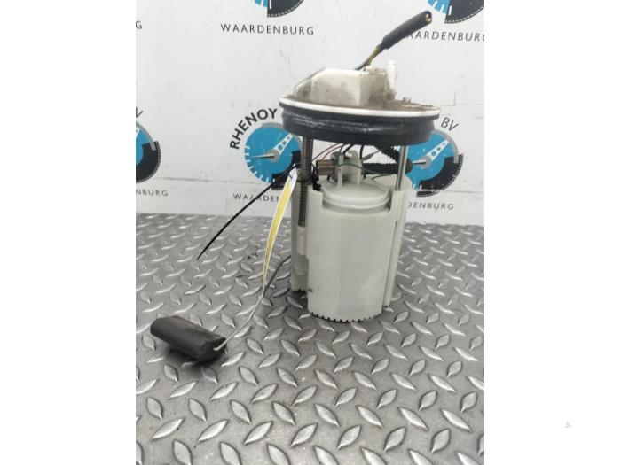 Gebruikte Tank element Pomp Ford Fiesta Prijs € 60,50 Inclusief btw aangeboden door Rhenoy Onderdelen b.v.