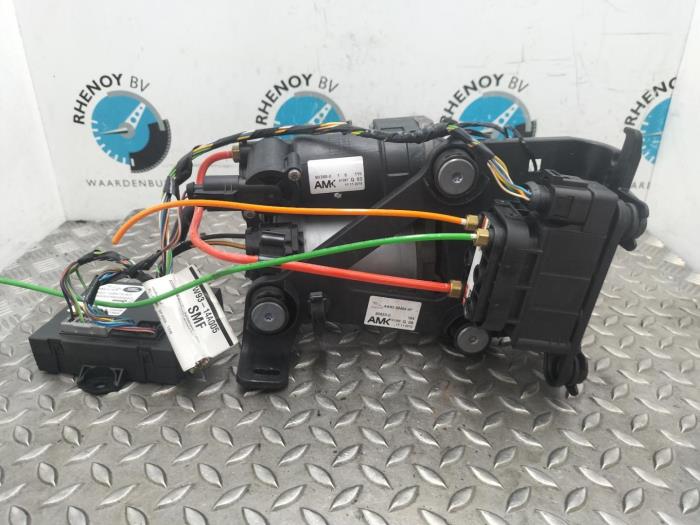 Gebruikte Compressor Jaguar XJ Prijs € 363,00 Inclusief btw aangeboden door Rhenoy Onderdelen b.v.