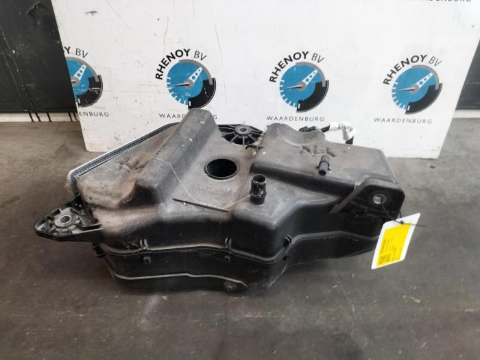Gebruikte Adblue pomp Ford Kuga Prijs € 302,50 Inclusief btw aangeboden door Rhenoy Onderdelen b.v.