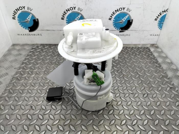Gebruikte Tank element Pomp Peugeot 208 Prijs € 96,80 Inclusief btw aangeboden door Rhenoy Onderdelen b.v.