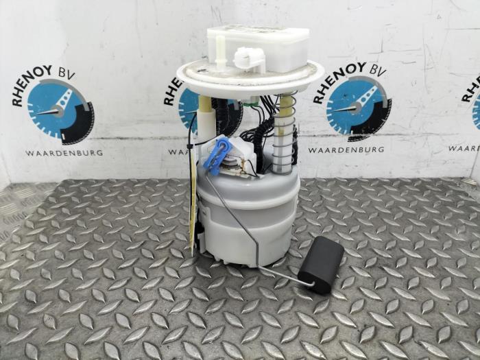Gebruikte Tank element Pomp Renault Clio Prijs op aanvraag aangeboden door Rhenoy Onderdelen b.v.