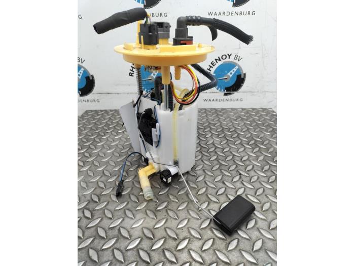Gebruikte Tank element Pomp Ford Kuga Prijs € 484,00 Inclusief btw aangeboden door Rhenoy Onderdelen b.v.