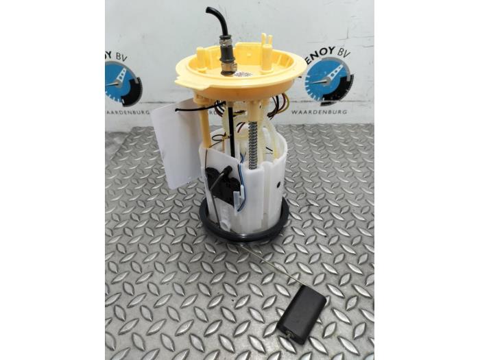 Gebruikte Tank element Pomp Ford Tourneo Connect Prijs € 121,00 Inclusief btw aangeboden door Rhenoy Onderdelen b.v.