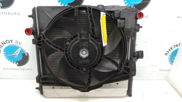 Gebruikte Radiateur Peugeot 208 Prijs € 217,80 Inclusief btw aangeboden door Rhenoy Onderdelen b.v.