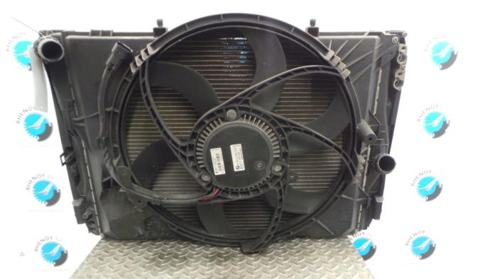 Gebruikte Radiateur BMW 1-Serie Prijs € 302,50 Inclusief btw aangeboden door Rhenoy Onderdelen b.v.