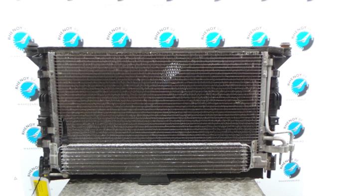 Gebruikte Radiateur Ford Focus Prijs € 96,80 Inclusief btw aangeboden door Rhenoy Onderdelen b.v.