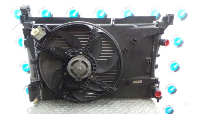 Gebruikte Radiateur Opel Corsa Prijs € 121,00 Inclusief btw aangeboden door Rhenoy Onderdelen b.v.
