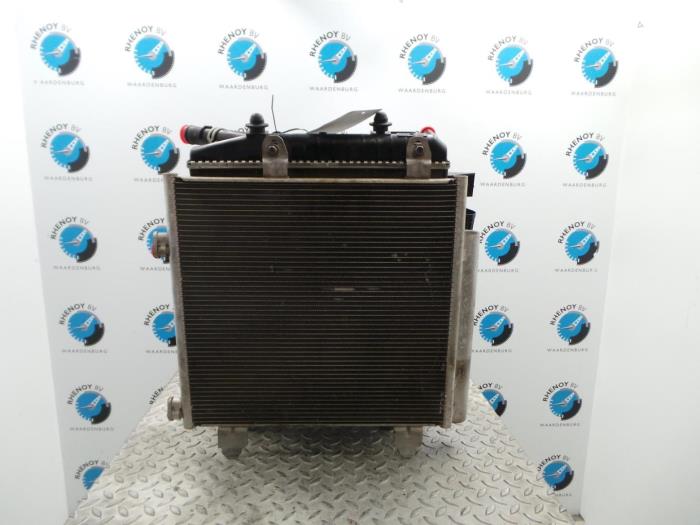 Gebruikte Radiateur Peugeot 108 Prijs € 242,00 Inclusief btw aangeboden door Rhenoy Onderdelen b.v.
