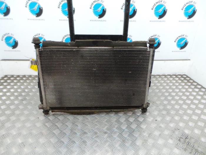 Gebruikte Radiateur Ford Mondeo Prijs € 96,80 Inclusief btw aangeboden door Rhenoy Onderdelen b.v.
