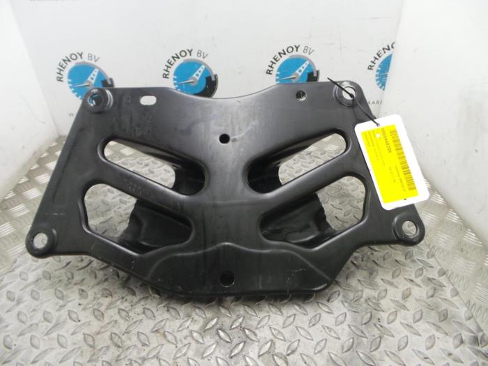 Gebruikte Subframe Opel Combo Prijs € 84,70 Inclusief btw aangeboden door Rhenoy Onderdelen b.v.