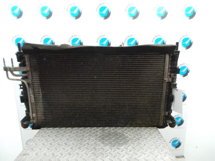 Gebruikte Radiateur Ford Focus Prijs € 96,80 Inclusief btw aangeboden door Rhenoy Onderdelen b.v.