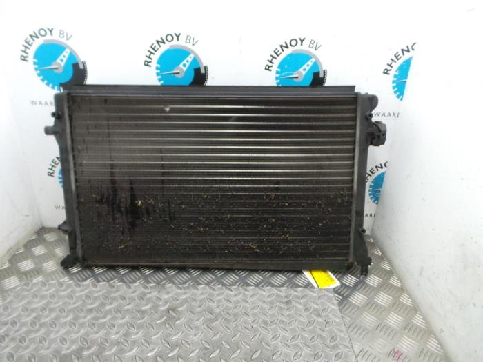 Gebruikte Radiateur Volkswagen Caddy Prijs € 151,25 Inclusief btw aangeboden door Rhenoy Onderdelen b.v.