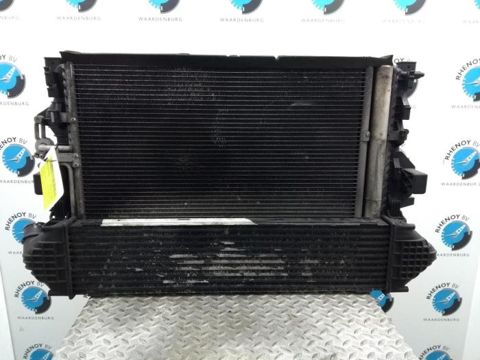 Gebruikte Radiateur Ford Mondeo Prijs € 217,80 Inclusief btw aangeboden door Rhenoy Onderdelen b.v.