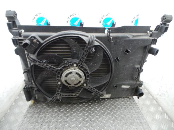 Gebruikte Radiateur Opel Corsa Prijs € 121,00 Inclusief btw aangeboden door Rhenoy Onderdelen b.v.