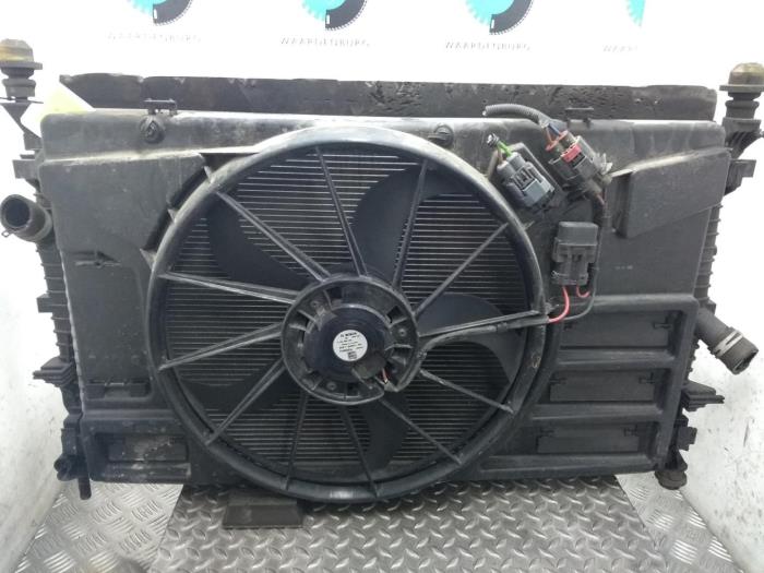 Gebruikte Radiateur Ford Transit Custom Prijs € 484,00 Inclusief btw aangeboden door Rhenoy Onderdelen b.v.
