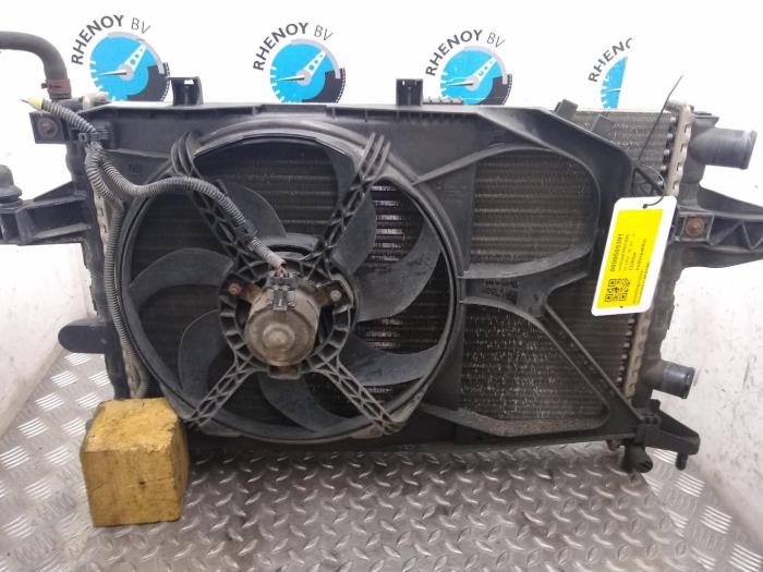Gebruikte Radiateur Opel Corsa Prijs € 84,70 Inclusief btw aangeboden door Rhenoy Onderdelen b.v.