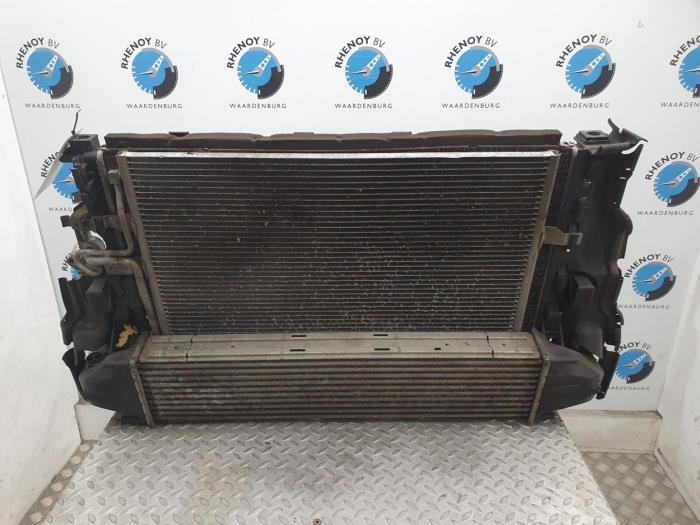 Gebruikte Radiateur Volvo V60 Prijs € 302,50 Inclusief btw aangeboden door Rhenoy Onderdelen b.v.
