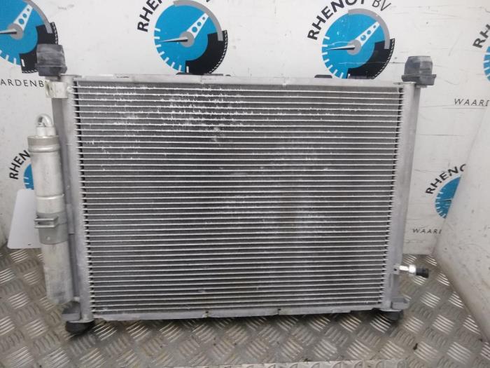 Gebruikte Radiateur Renault Clio Prijs € 121,00 Inclusief btw aangeboden door Rhenoy Onderdelen b.v.