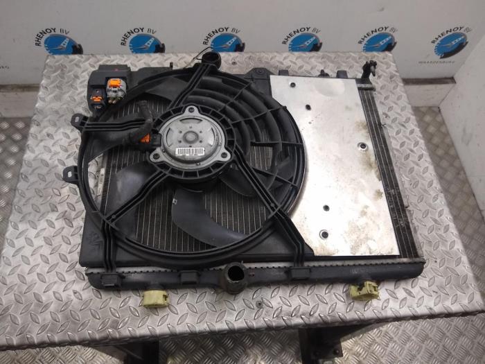 Gebruikte Radiateur Peugeot 208 Prijs € 217,80 Inclusief btw aangeboden door Rhenoy Onderdelen b.v.