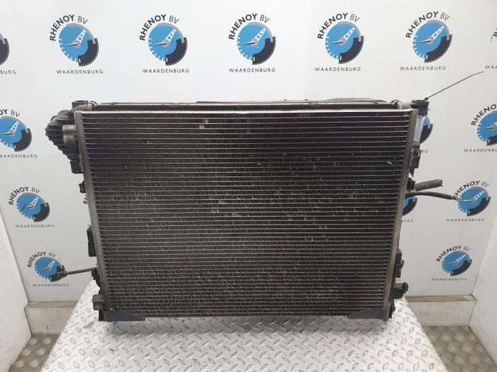 Gebruikte Radiateur Opel Vivaro Prijs € 121,00 Inclusief btw aangeboden door Rhenoy Onderdelen b.v.