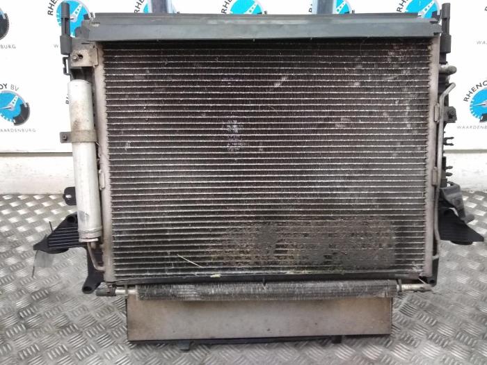 Gebruikte Radiateur Landrover Discovery Prijs € 302,50 Inclusief btw aangeboden door Rhenoy Onderdelen b.v.