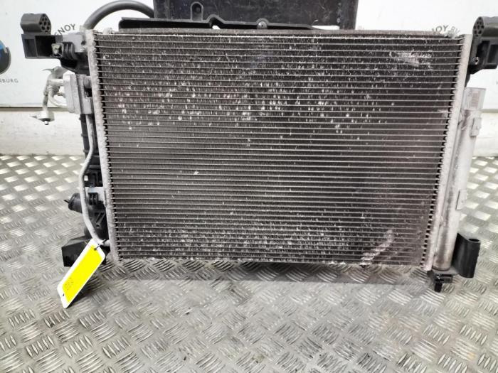 Gebruikte Radiateur Chevrolet Aveo Prijs € 145,20 Inclusief btw aangeboden door Rhenoy Onderdelen b.v.