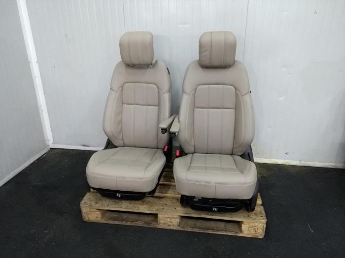 Gebruikte Display Interieur Landrover Range Rover Sport Prijs € 726,00 Inclusief btw aangeboden door Rhenoy Onderdelen b.v.