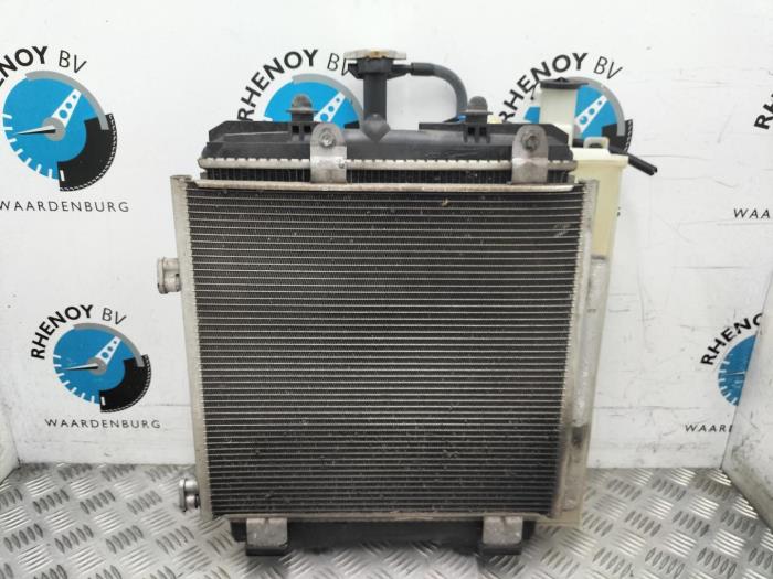 Gebruikte Radiateur Peugeot 108 Prijs € 242,00 Inclusief btw aangeboden door Rhenoy Onderdelen b.v.