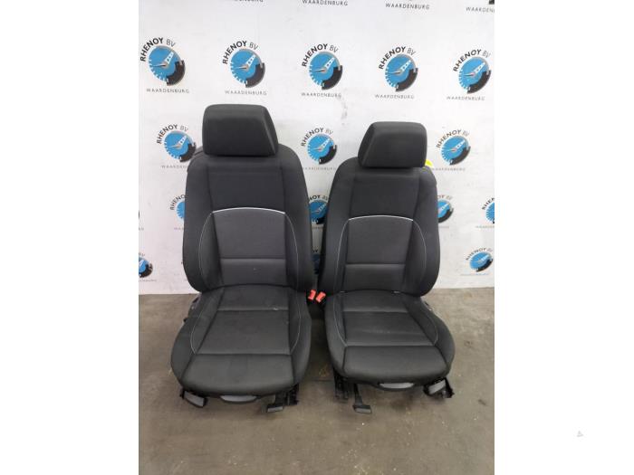 Gebruikte Display Interieur BMW 1-Serie Prijs € 363,00 Inclusief btw aangeboden door Rhenoy Onderdelen b.v.