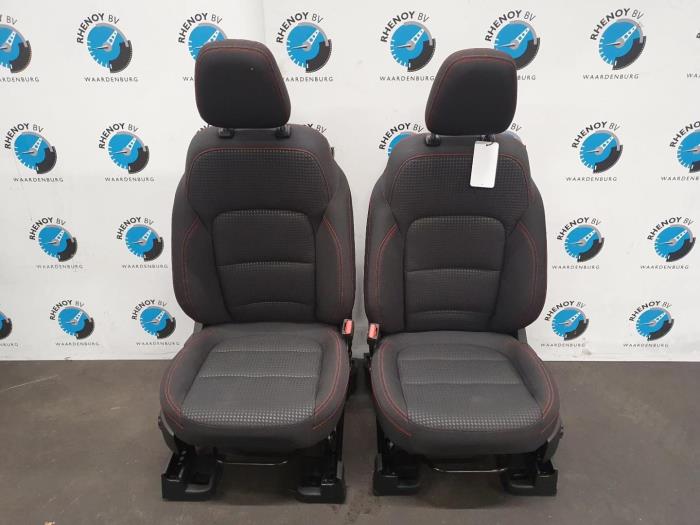 Gebruikte Display Interieur Ford Kuga Prijs € 665,50 Inclusief btw aangeboden door Rhenoy Onderdelen b.v.