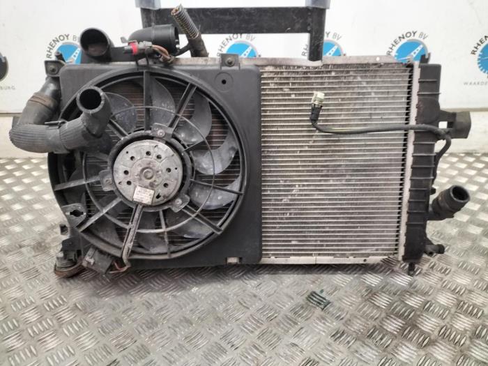 Radiateur Opel Zafira (Gebruikt)