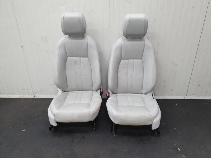 Gebruikte Display Interieur Landrover Discovery Sport L550 Prijs € 786,50 Inclusief btw aangeboden door Rhenoy Onderdelen b.v.