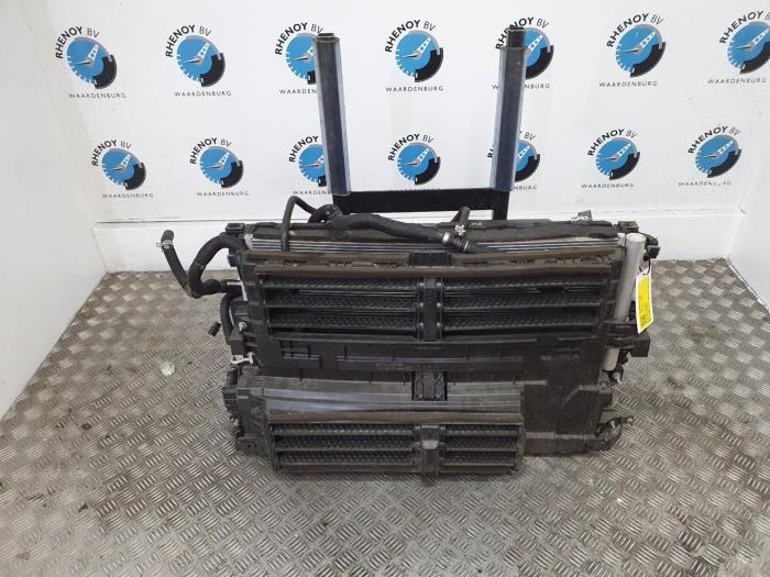 Gebruikte Radiateur Ford S-Max Prijs € 605,00 Inclusief btw aangeboden door Rhenoy Onderdelen b.v.
