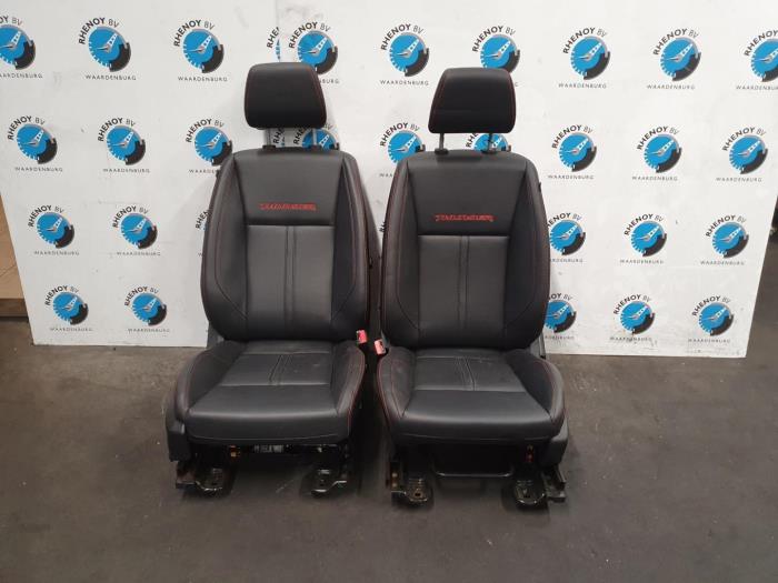 Gebruikte Display Interieur Ford Ranger Prijs € 544,50 Inclusief btw aangeboden door Rhenoy Onderdelen b.v.
